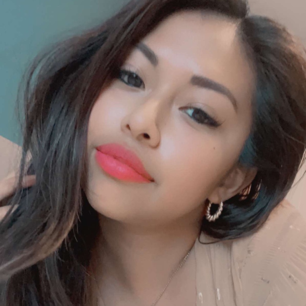 Meet your Posher, Claudia